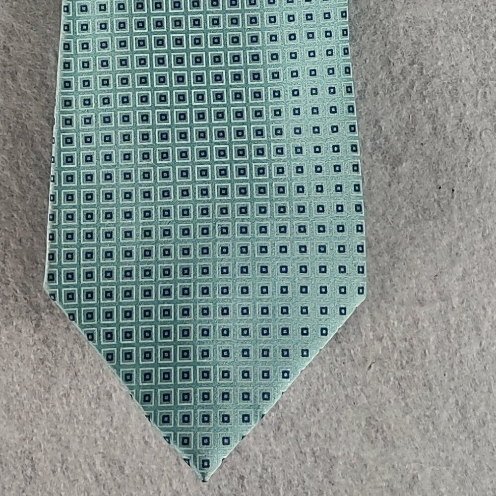 Izod Men's Very Light Blue, White, Blue Square Patterned 100% Silk Necktie - Picture 2 of 8